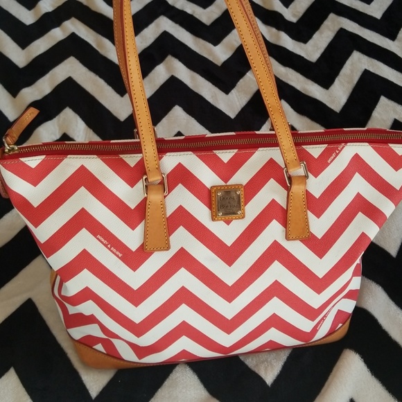 Dooney & Bourke Handbags - AUTHENTIC Dooney & Bourke large tote purse